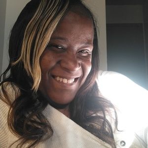 Meet your Posher, Salina